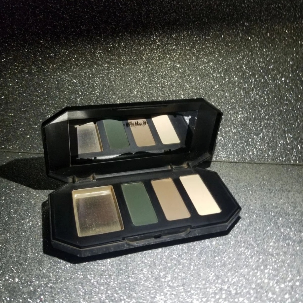 Kat Von D Shade + Light Eye Contour Quad - Sage